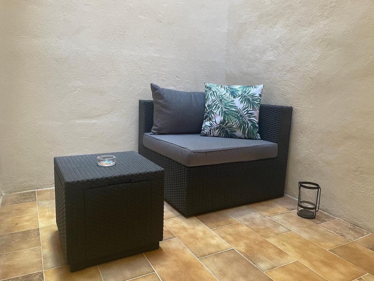 Parisio One Bedroom Maisonette In Sliema Bagian luar foto