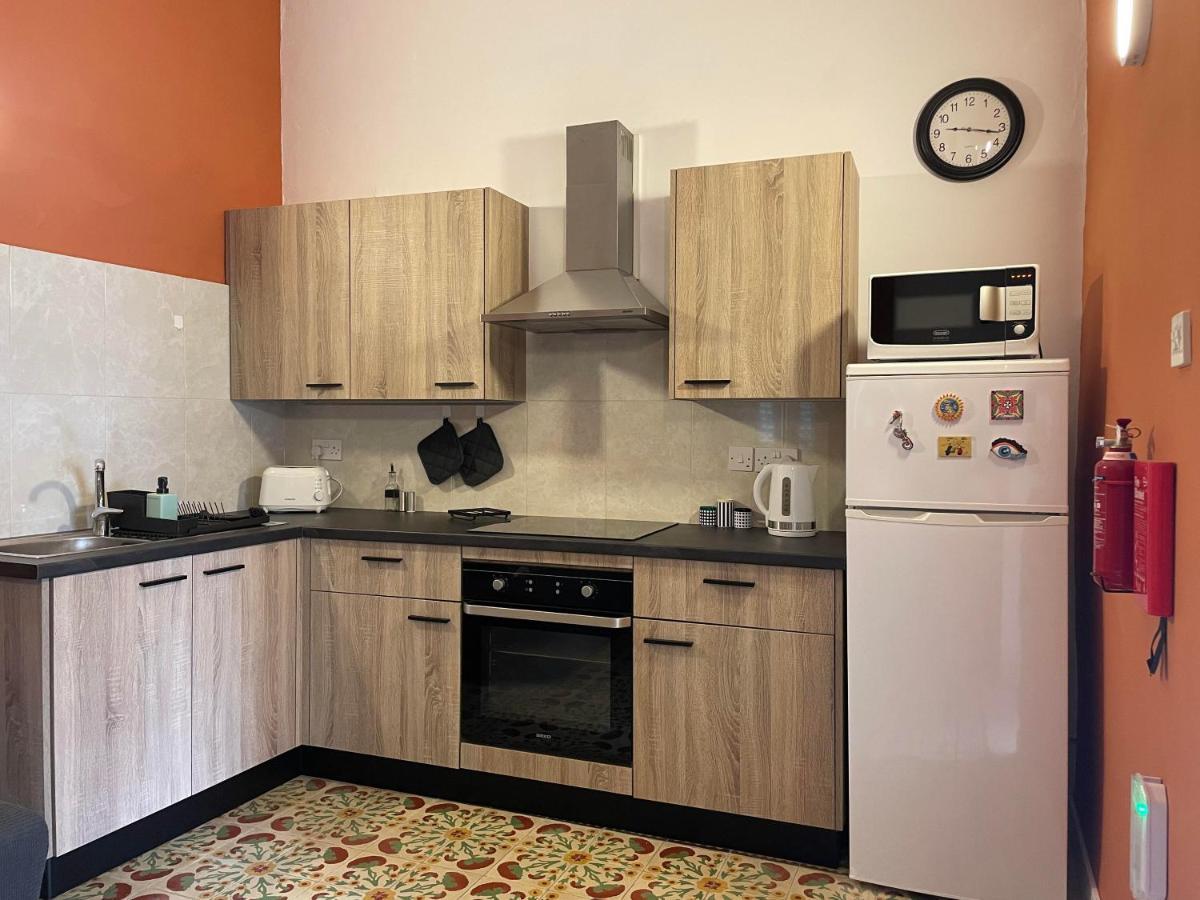 Parisio One Bedroom Maisonette In Sliema Bagian luar foto