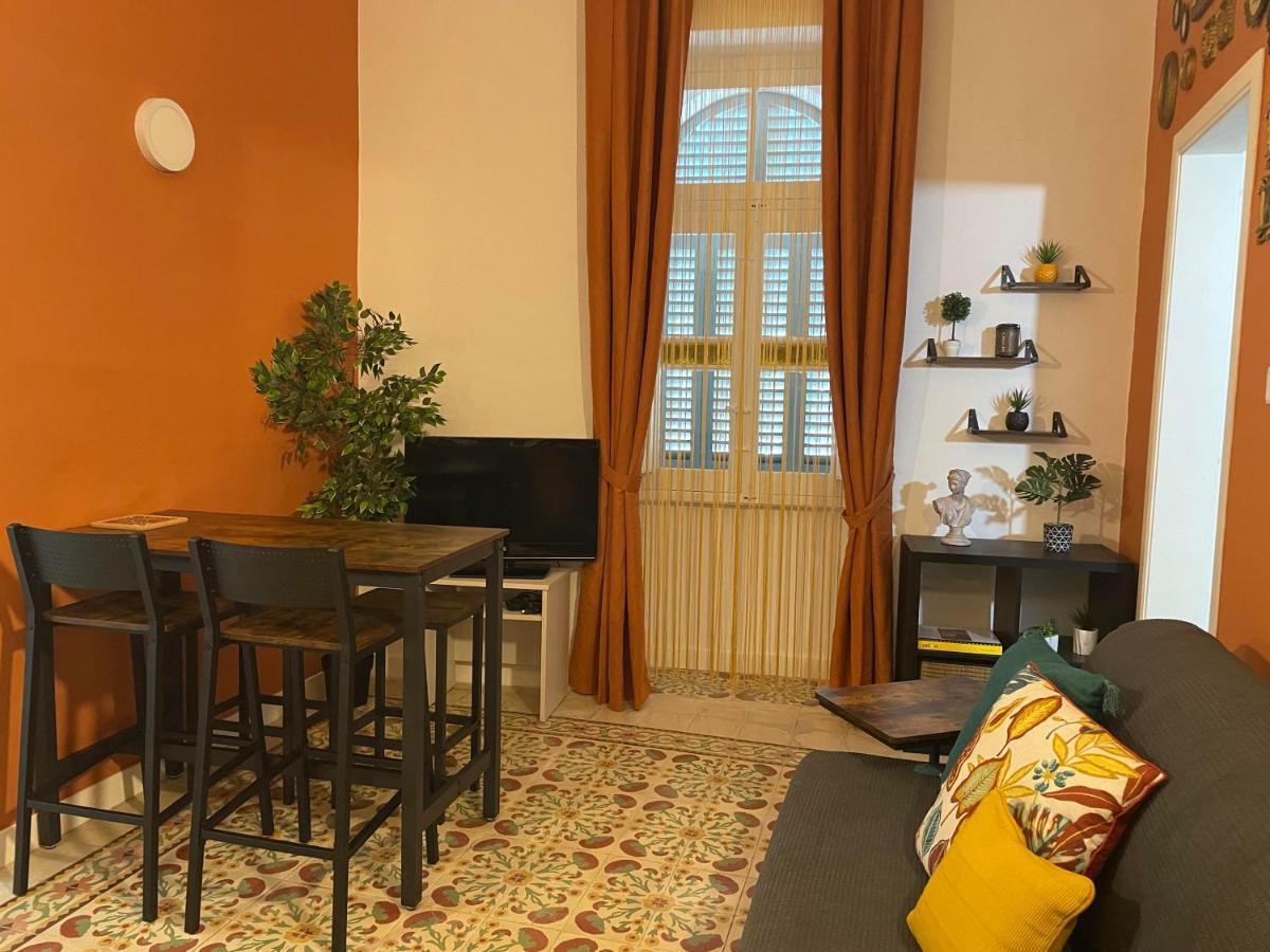 Parisio One Bedroom Maisonette In Sliema Bagian luar foto